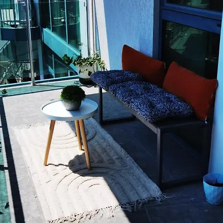 F 207 Del Sol - просторно студио с кухня и паркомясто 普里莫尔斯科