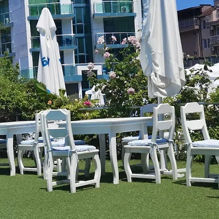 F 207 Del Sol - просторно студио с кухня и паркомясто Apartment