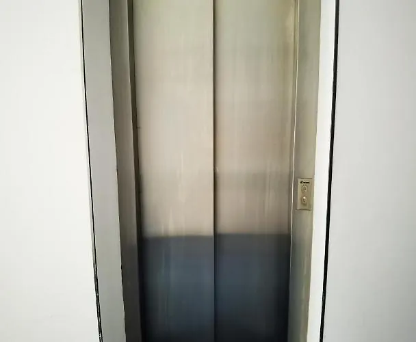 F 207 Del Sol - просторно студио с кухня Apartment