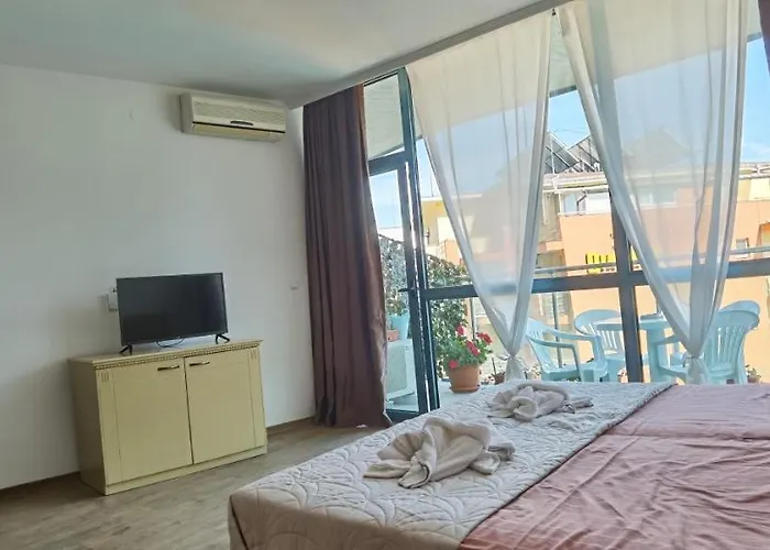 F 207 Del Sol - просторно студио с кухня * פרימורסקו