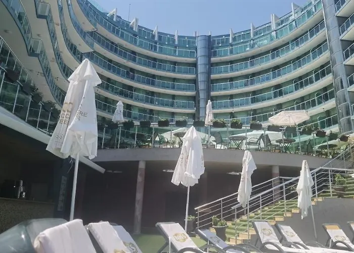 F 207 Del Sol - просторно студио с кухня Apartment