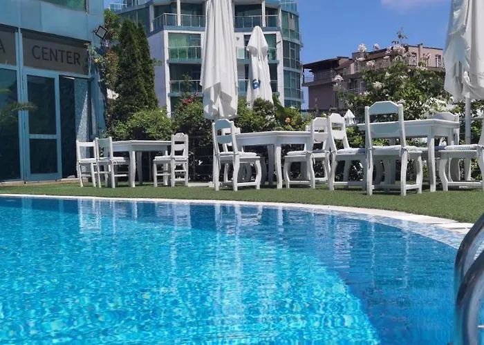 F 207 Del Sol - просторно студио с кухня Apartment