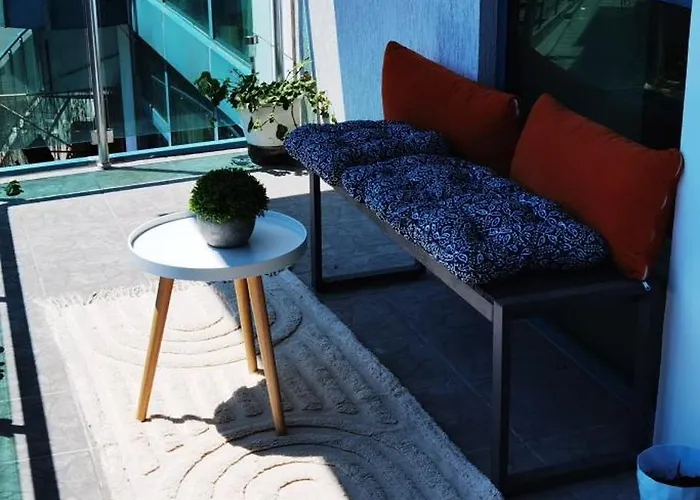 F 207 Del Sol - просторно студио с кухня פרימורסקו